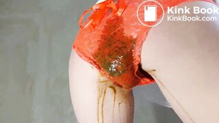 sexy Russian poops and pees - video 6