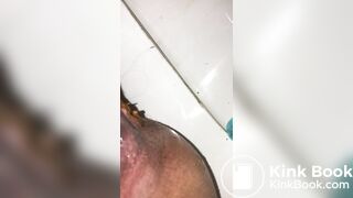 POOP MORNING GIRL TOILET (1)