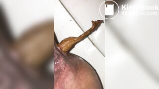 POOP MORNING GIRL TOILET (1)