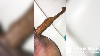 POOP MORNING GIRL TOILET (1)