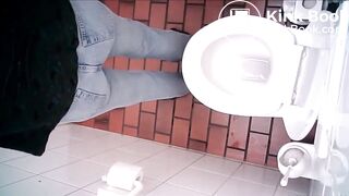 woman pooping on pornera - video 5