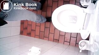 woman pooping on pornera - video 5