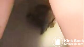 Hot redhead shitting