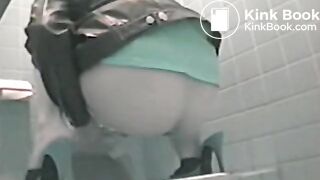 poop back shot - video 7