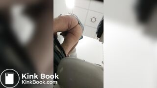 Old man wiping - Velho limpando o cu