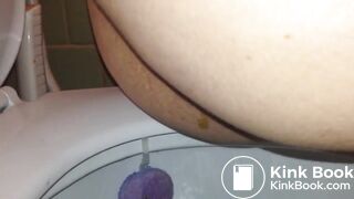 Great sounds of a teen pooping