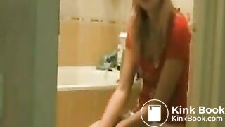 Simona destroy the toilet