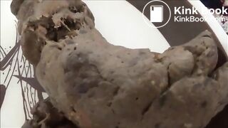 woman pooping on plate - video 4