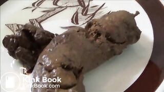 woman pooping on plate - video 4