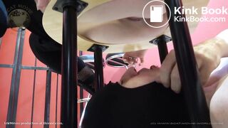 He swallow all her liquid shit.