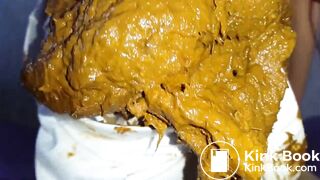 sexy Russian shitting and pissing - video 10