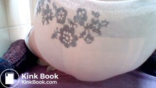 Girl drops huge load in Nappy