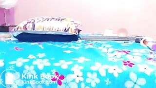 webcam girl playing shitty anal