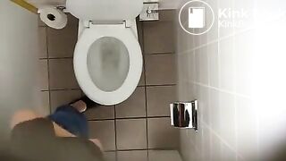 Woman pooping - video 5