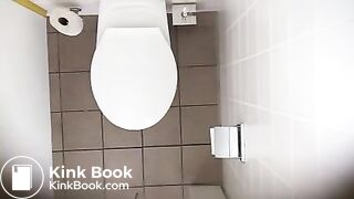 Woman pooping - video 5