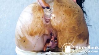 sexy Russian pooping and pissing