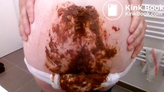 she shits her tena pants