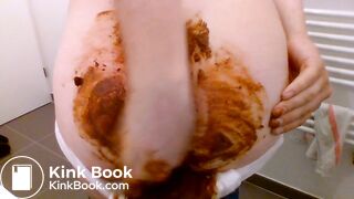 she shits her tena pants