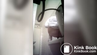 woman pooping on pornera. - video 2