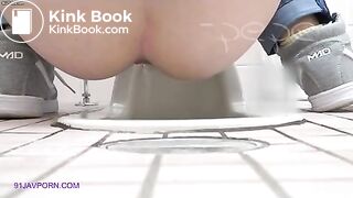 poop back shot - video 4