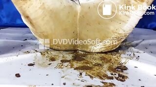 sexy Russian crapping and pissing