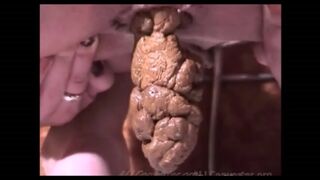 woman pooping on the floor - video 9
