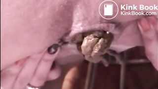 woman pooping on the floor - video 9