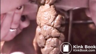 woman pooping on the floor - video 9