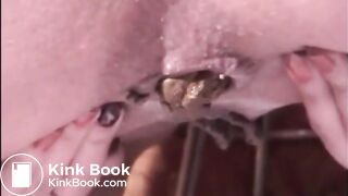 woman pooping on the floor - video 9