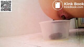 Chinese girl pooping_07
