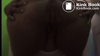 Ebony Shitting - video 6