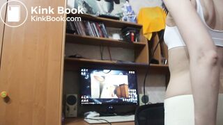 Girl shitting panties