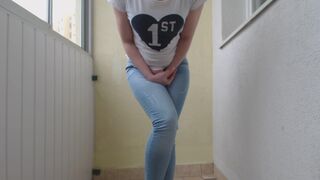 Jeans diarrhea - video 4