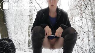 GIRL POOPS IN THE WOODS 002