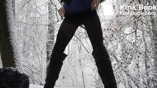 GIRL POOPS IN THE WOODS 002