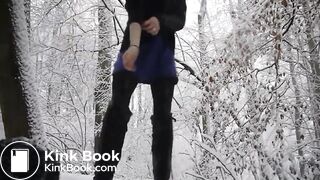 GIRL POOPS IN THE WOODS 002