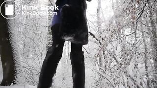 GIRL POOPS IN THE WOODS 002