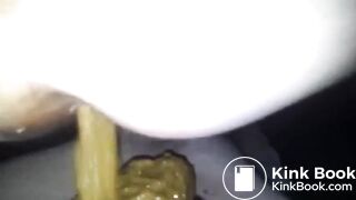 SCAT COUPLE,, SHITTING EXPLOSIVE DIARRHEA IN HIS ENTIRE FACE