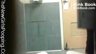 woman pooping on pornera - video 8