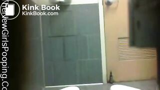 woman pooping on pornera - video 8