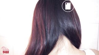 Hot skinny Japanese girl unloading in the tub