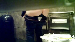 Public toilet - video 22