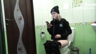 cute blond poops