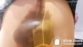 Shit Bulge In Yellow Nylon Tights