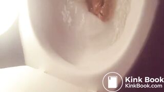 Thick Booty Lays 4 Serious Dumps