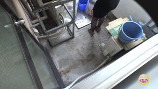 Japanese Girls Poop on Balcony 2/3