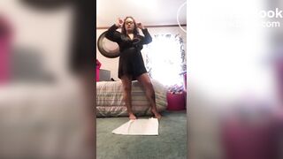 Light Skin girl does a massive shit