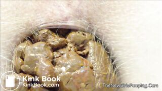 very close pooping footage. - video 7
