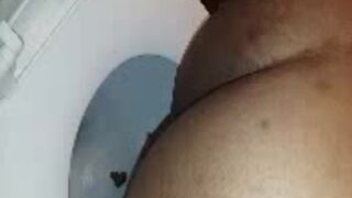 Black girl shittin