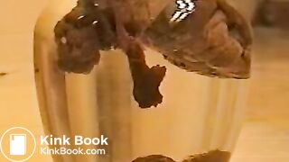 Sexy pooping - video 160